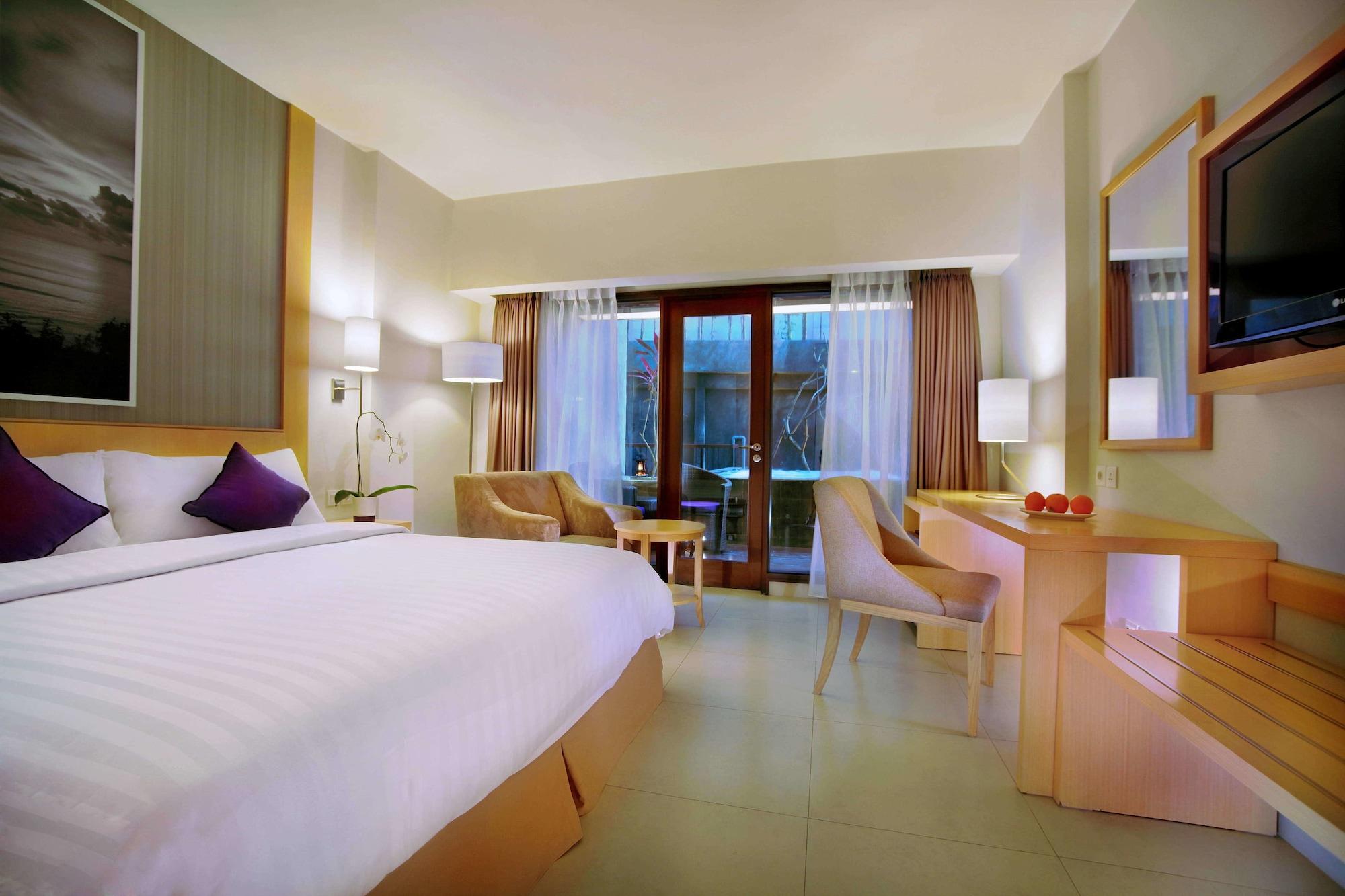 Quest Hotel Kuta By Aston Екстериор снимка