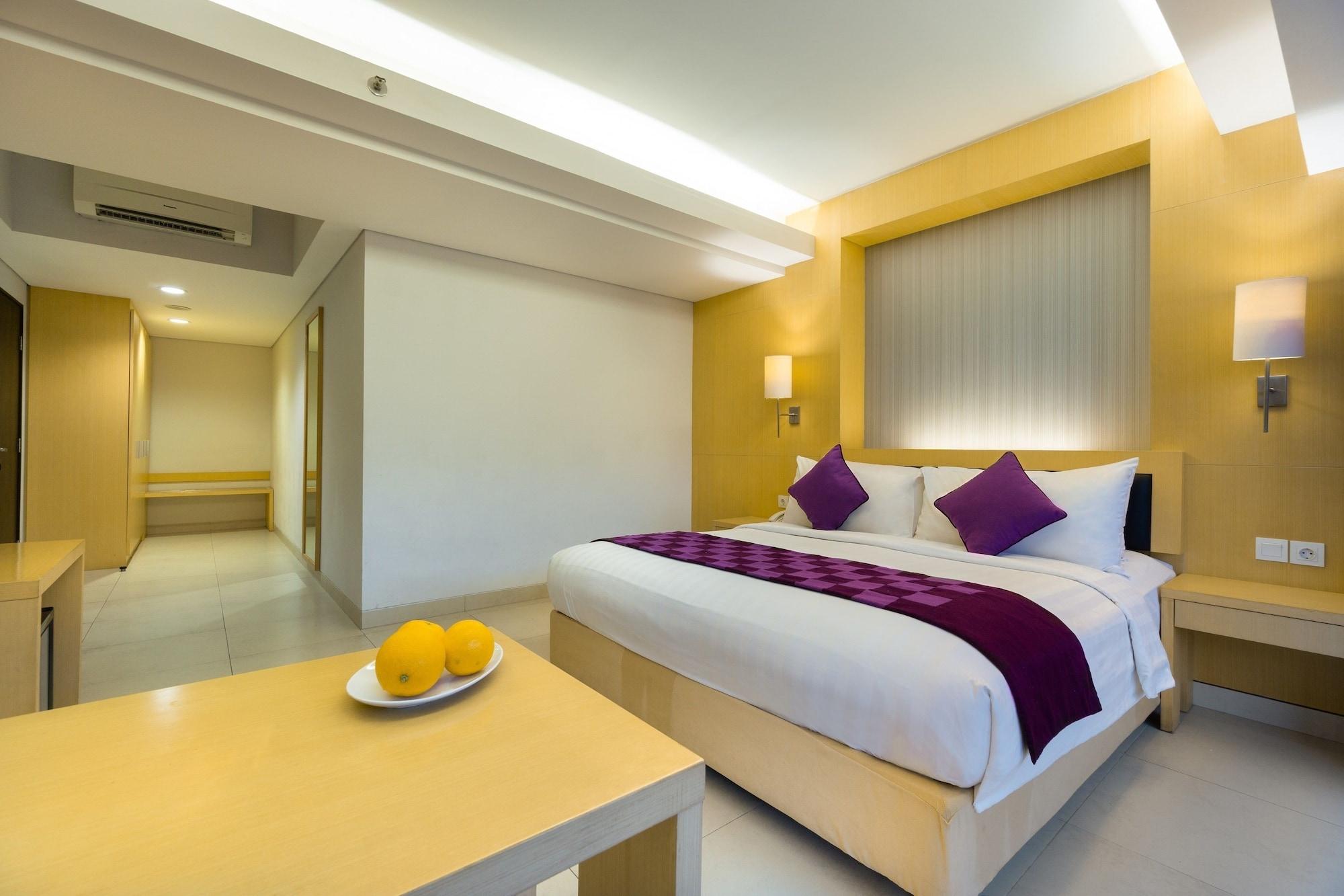 Quest Hotel Kuta By Aston Екстериор снимка