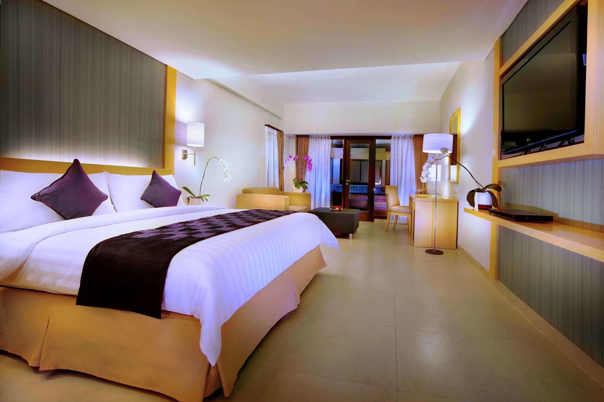 Quest Hotel Kuta By Aston Екстериор снимка