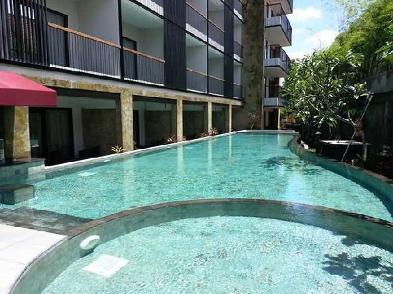 Quest Hotel Kuta By Aston Екстериор снимка