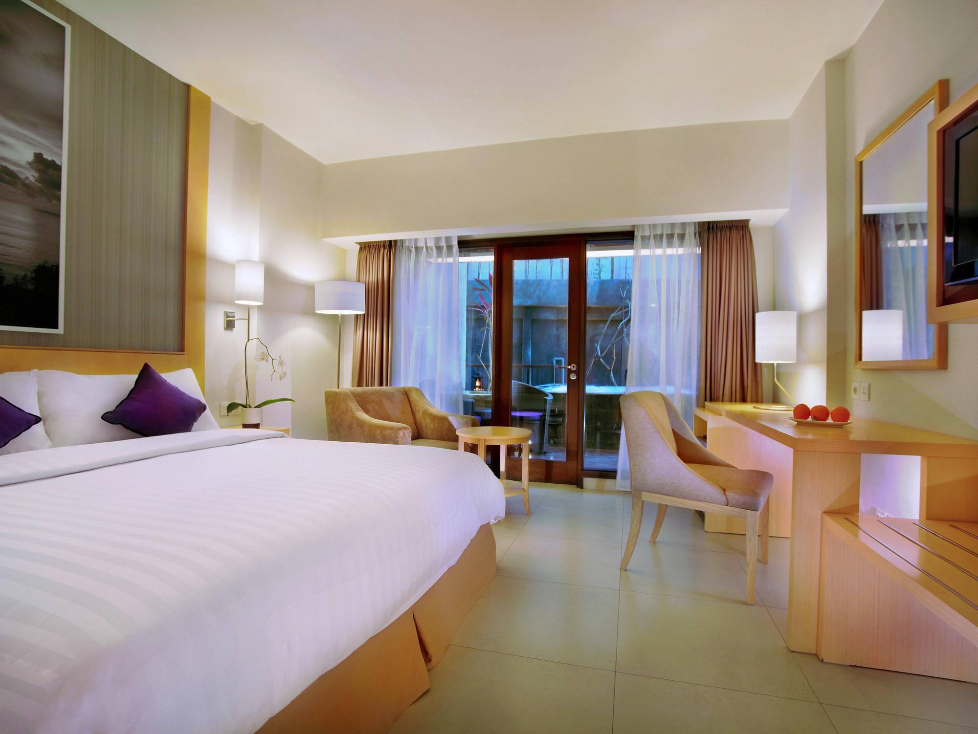 Quest Hotel Kuta By Aston Екстериор снимка