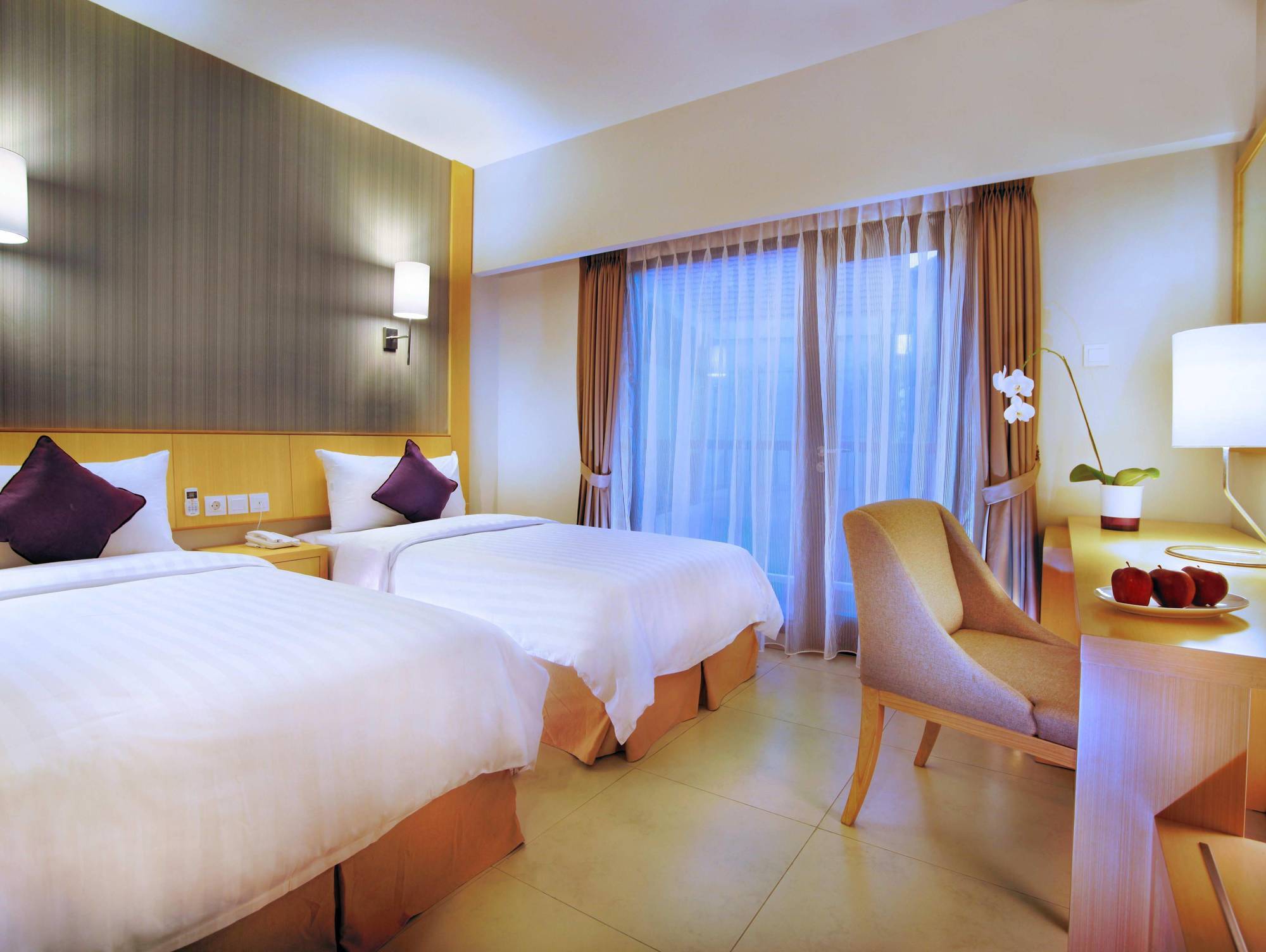 Quest Hotel Kuta By Aston Екстериор снимка