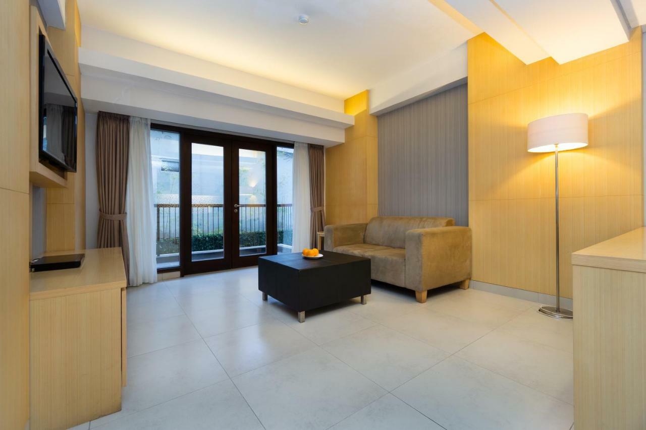 Quest Hotel Kuta By Aston Екстериор снимка